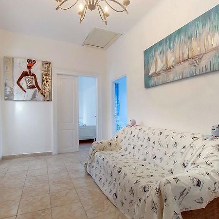 Narcis Central Apartment With Sea & City Views Вели-Лошинь Экстерьер фото