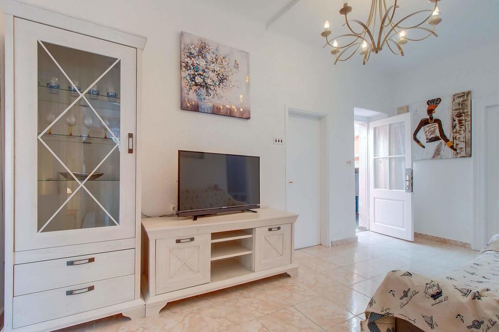 Narcis Central Apartment With Sea & City Views Вели-Лошинь Экстерьер фото