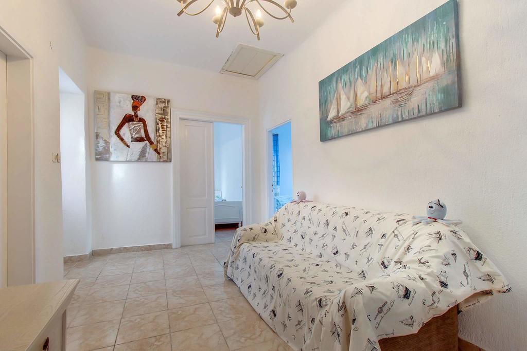 Narcis Central Apartment With Sea & City Views Вели-Лошинь Экстерьер фото